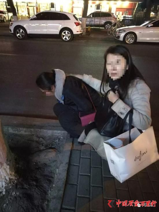 事發(fā)時有顧客出現嚴重嘔吐反應/受訪者提供