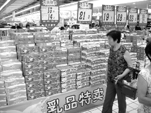 衛(wèi)生部表示有關(guān)部門(mén)正論證問(wèn)題奶粉賠償方案